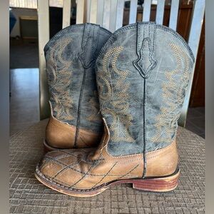 ROPER kids cowboy cowgirl Little Kids boots. Size 13